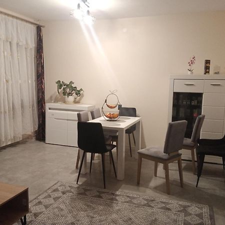 Uroczy Apartament Krakau Buitenkant foto