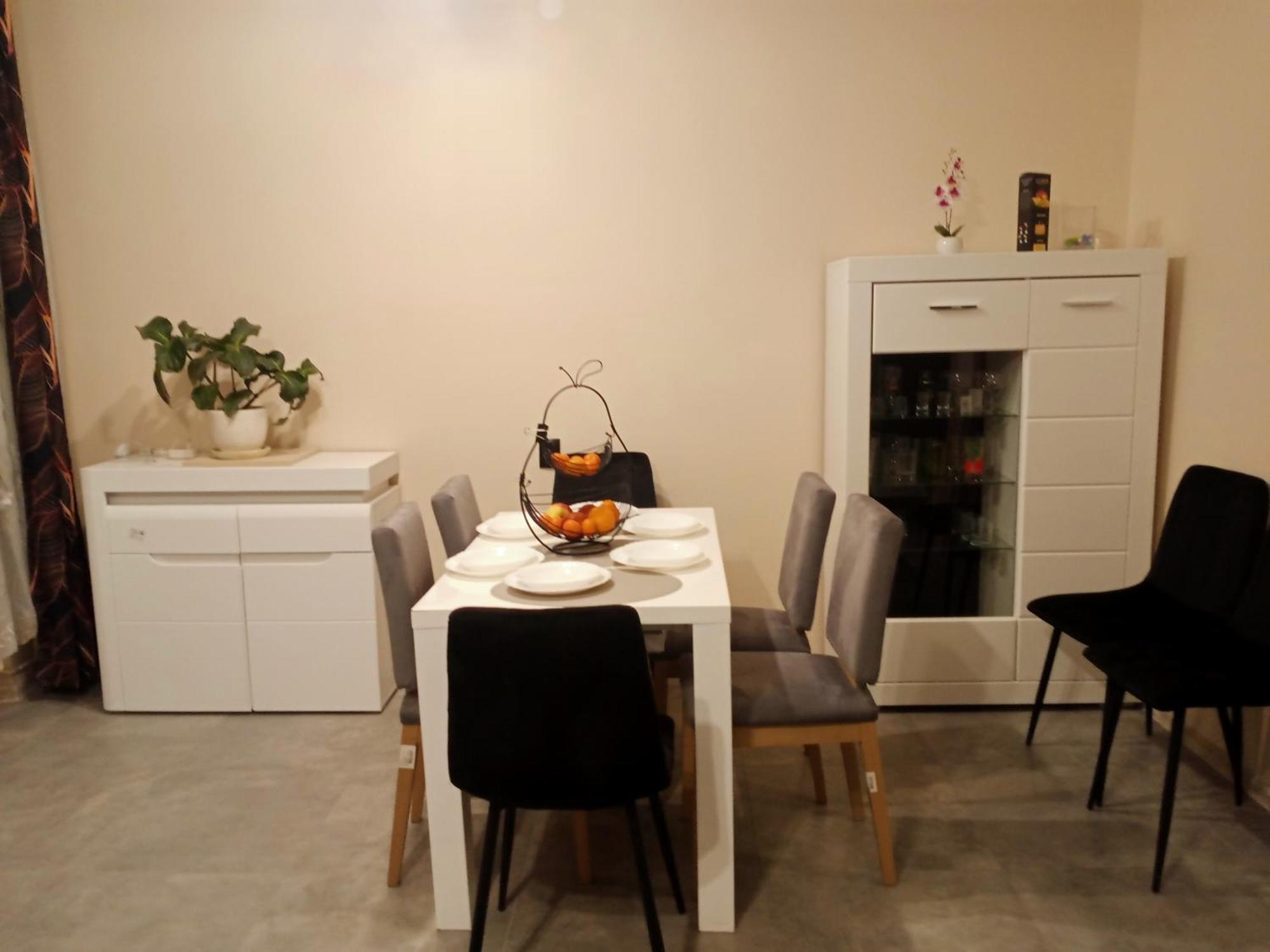 Uroczy Apartament Krakau Buitenkant foto